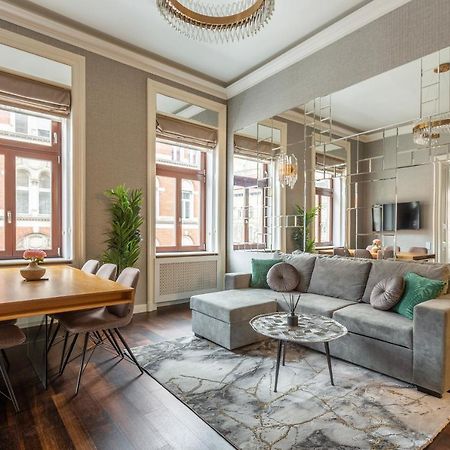 Luxury Apartment With Balcony Next To The New York Cafe Budapest Luaran gambar