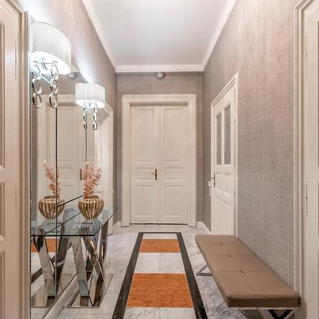 Luxury Apartment With Balcony Next To The New York Cafe Budapest Luaran gambar