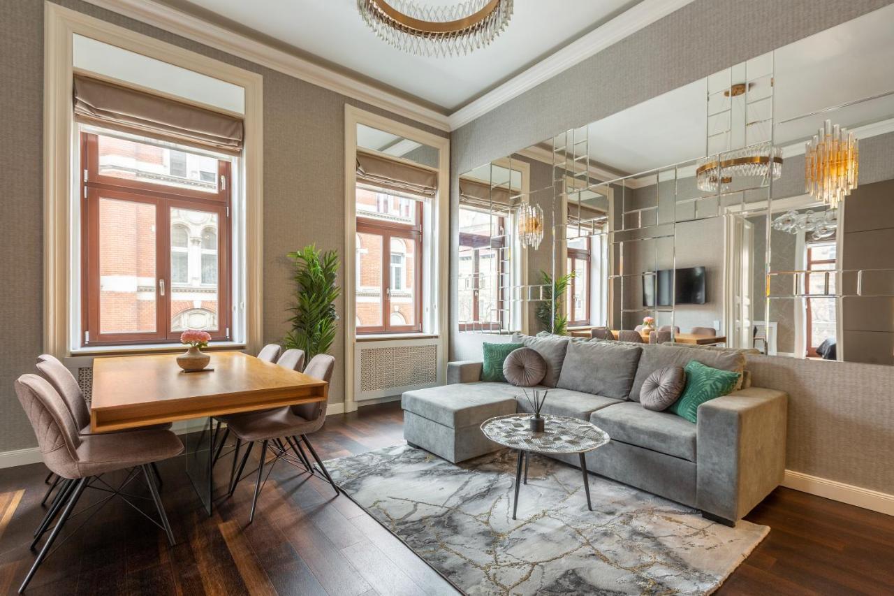 Luxury Apartment With Balcony Next To The New York Cafe Budapest Luaran gambar