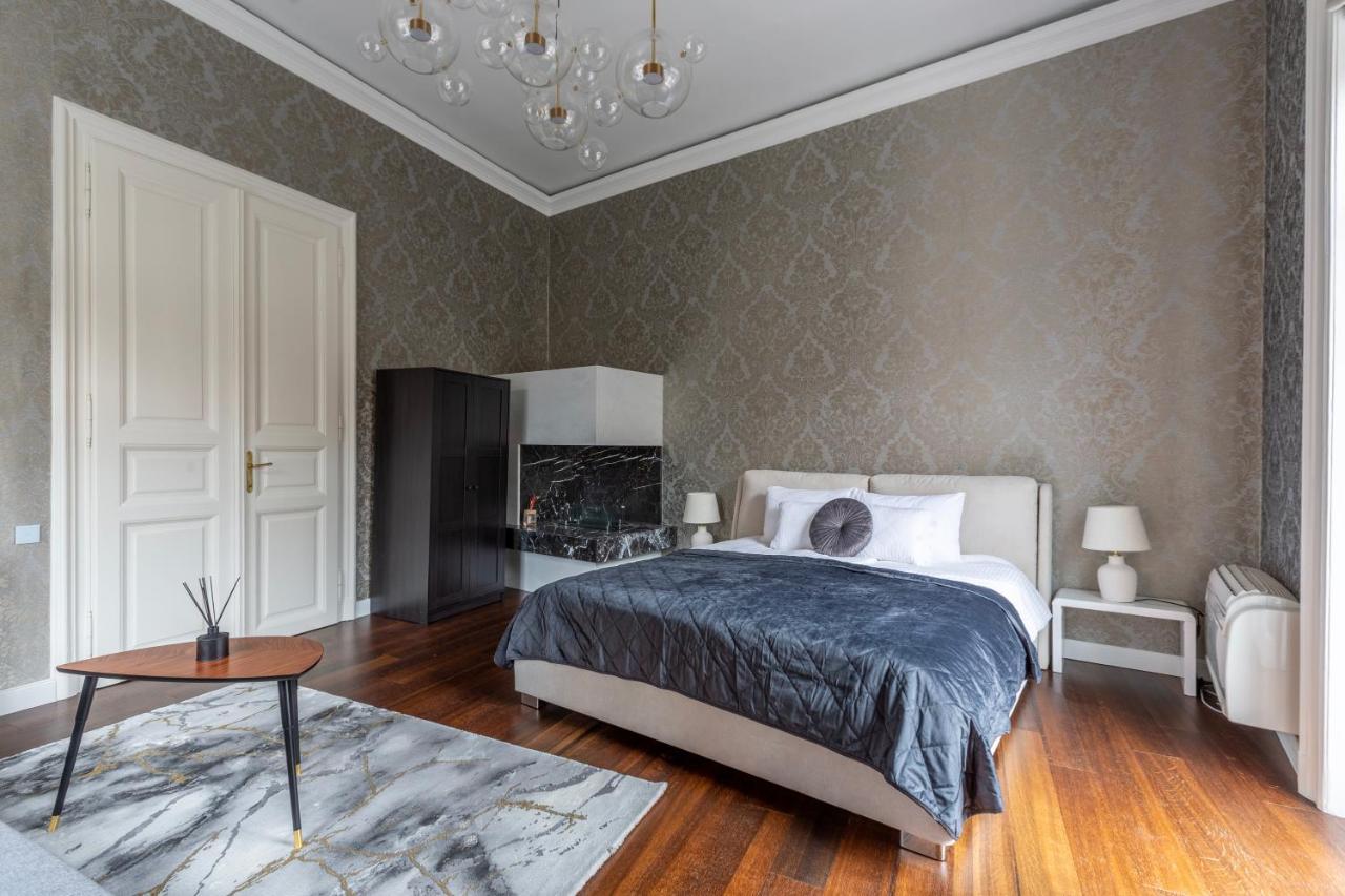 Luxury Apartment With Balcony Next To The New York Cafe Budapest Luaran gambar