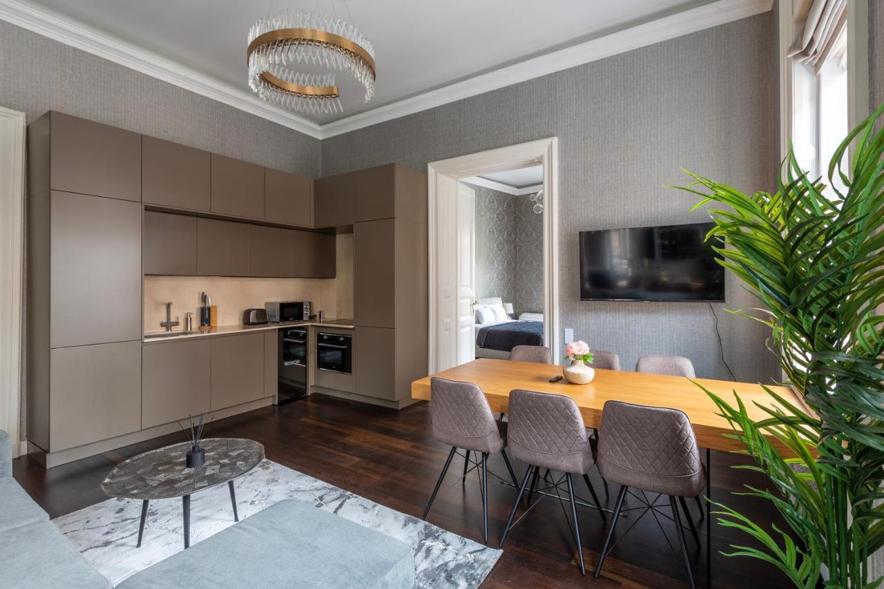 Luxury Apartment With Balcony Next To The New York Cafe Budapest Luaran gambar